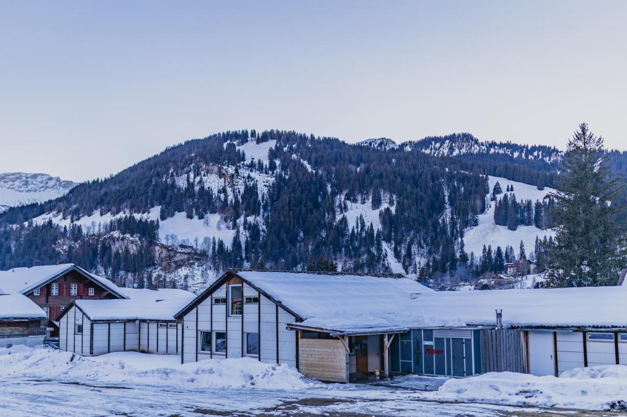 Mountain Lodge Backpackercamp Lenk Exterior foto